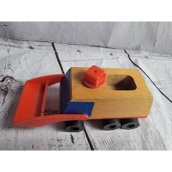 Vintage 1971 wood, wind up Toy construction Truck Mattel Made Hong Kong - Picture 2 of 7